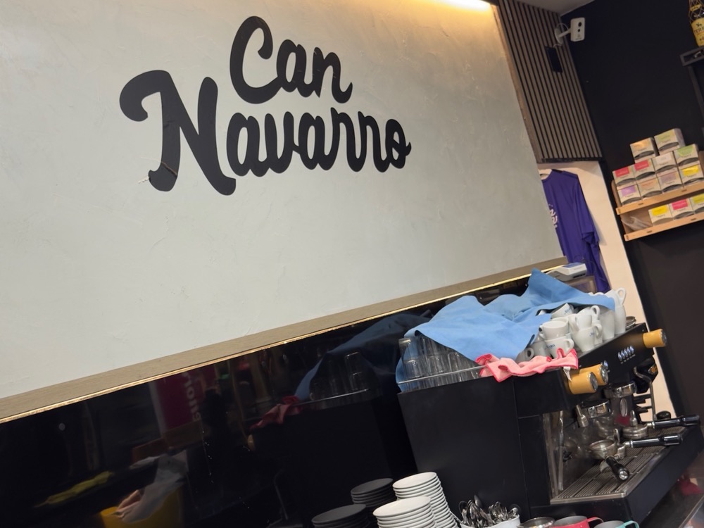 Iluminación LED en la cafetería Can Navarro en Calonge por Unitech